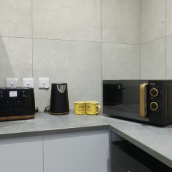 Toaster, kettle and microwave free to use.